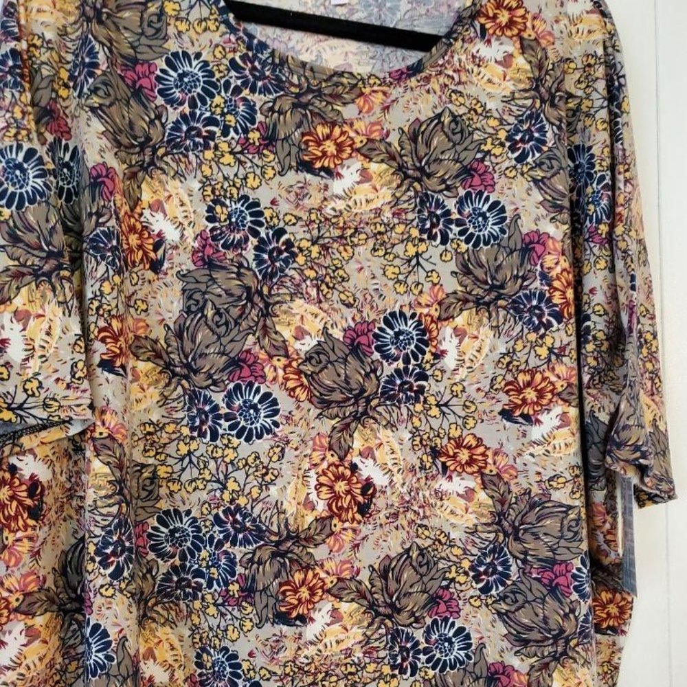NWT LuLaRoe Irma in size 2XL